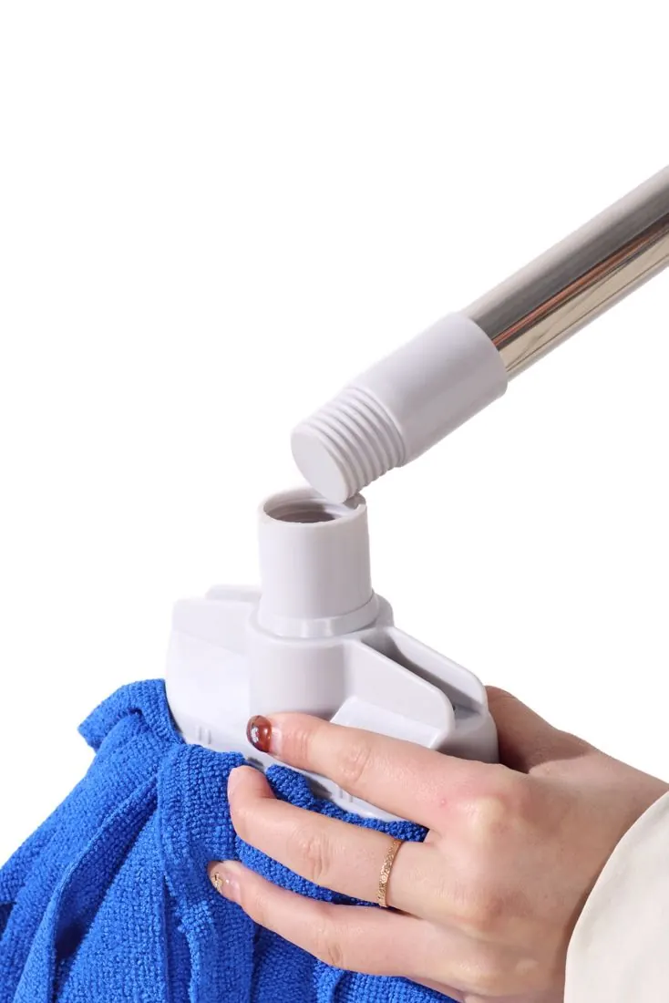 Close-up of the screw-in connection